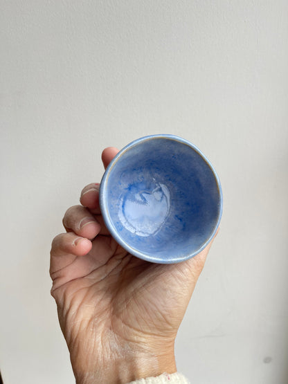 Glaze test mini tumbler - light blue wavy